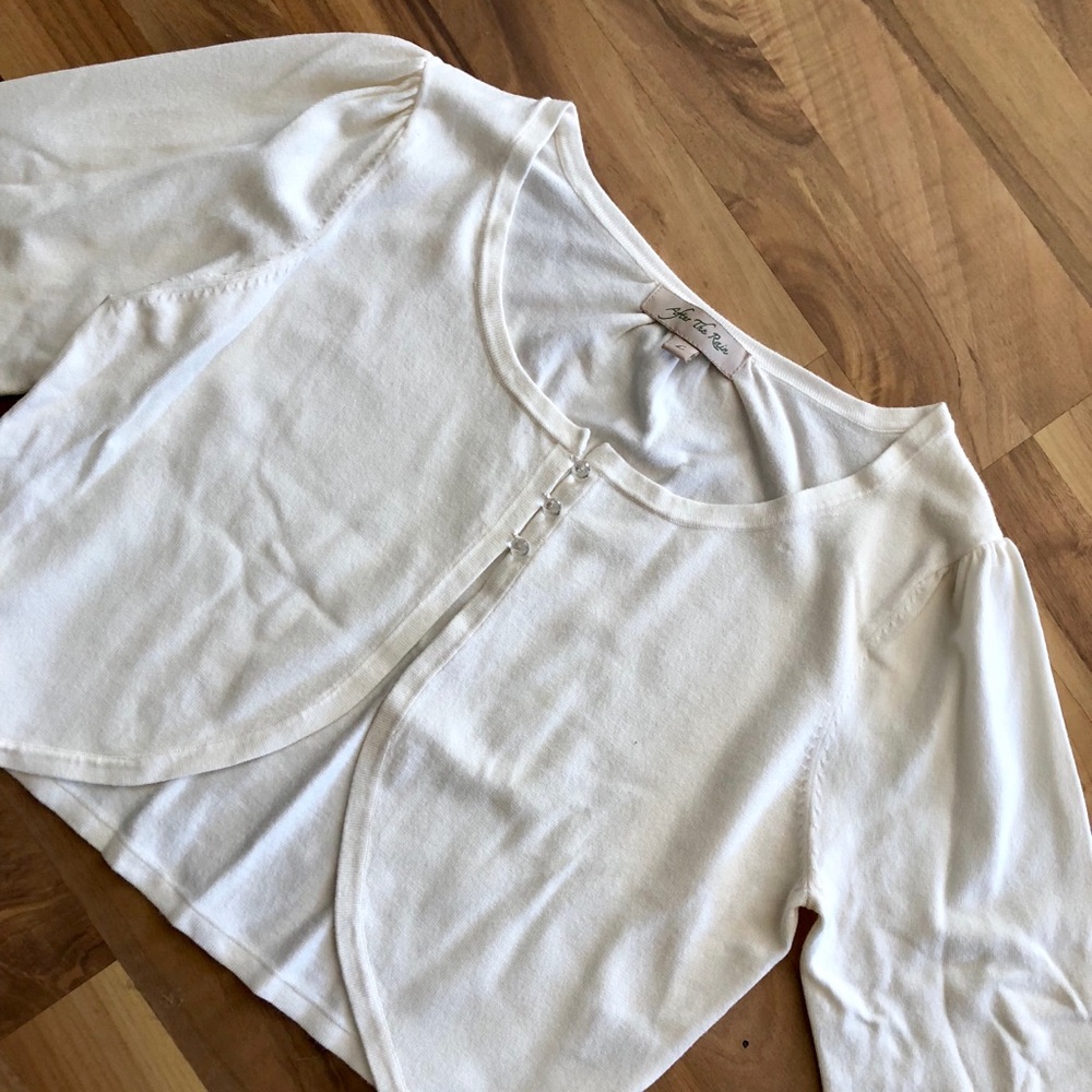 Beautiful off-white shoulder wrap/cropped cardigan